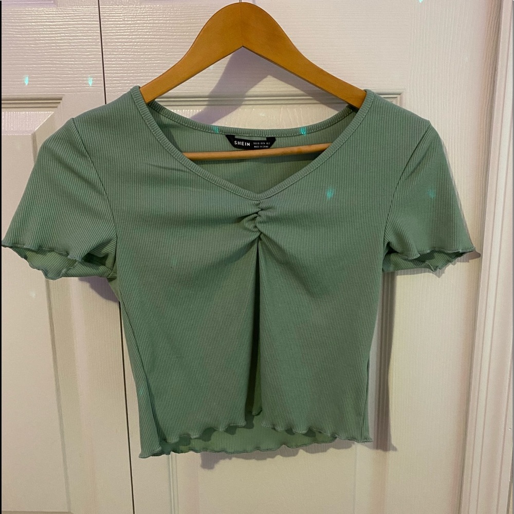 Pastel Green Lettuce Top